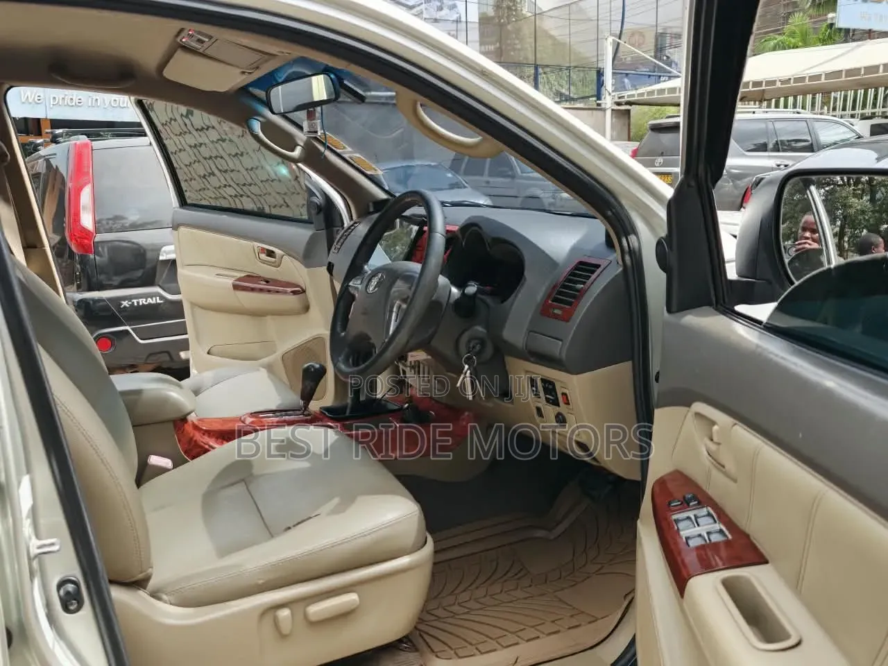 Toyota Hilux 3.0 D-4D 4x4 2014 Silver