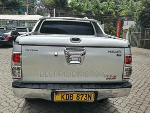 Toyota Hilux 3.0 D-4D 4x4 2014 Silver