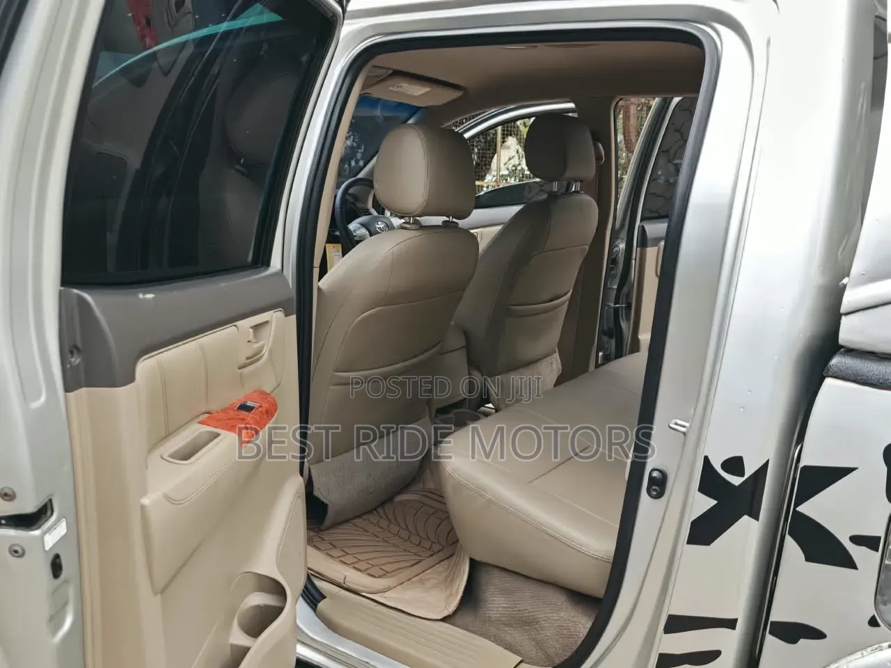 Toyota Hilux 3.0 D-4D 4x4 2014 Silver