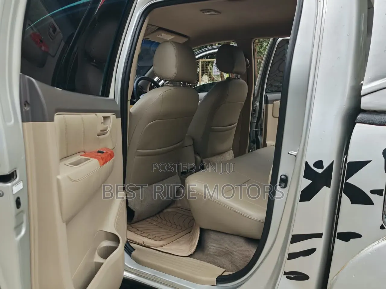 Toyota Hilux 3.0 D-4D 4x4 2014 Silver