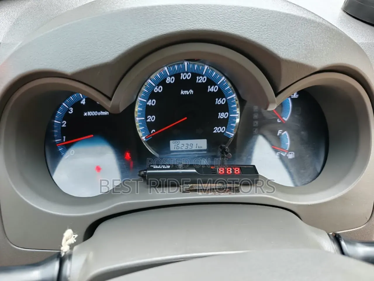 Toyota Hilux 3.0 D-4D 4x4 2014 Silver