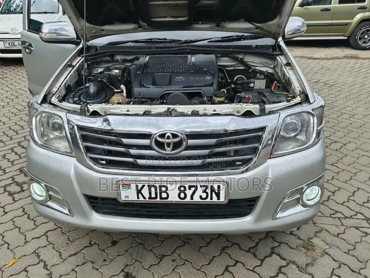 Toyota Hilux 3.0 D-4D 4x4 2014 Silver