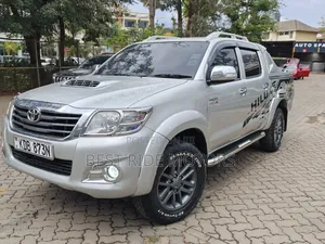 Toyota Hilux 3.0 D-4D 4x4 2014 Silver