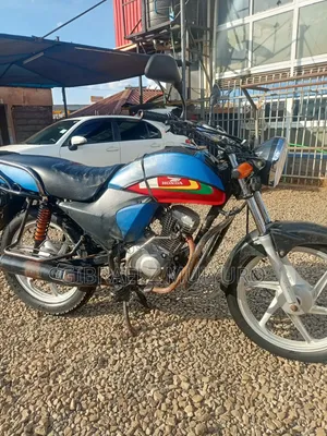 Honda CB 2019 Red