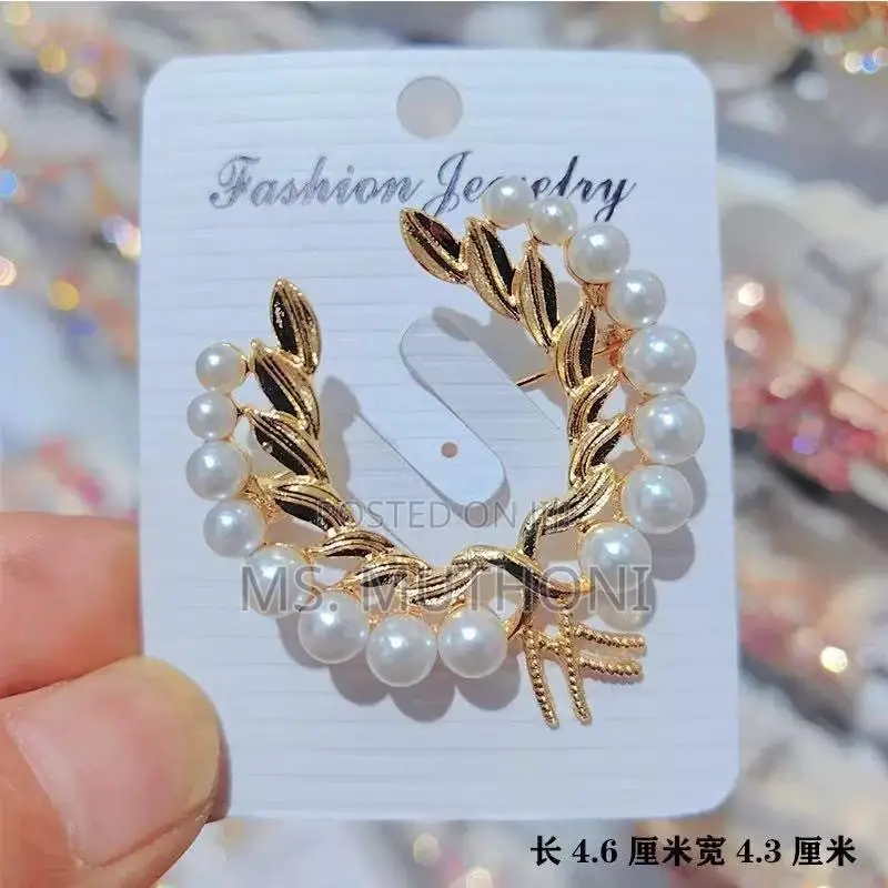Elegant Anchor Pieces (Brooches)