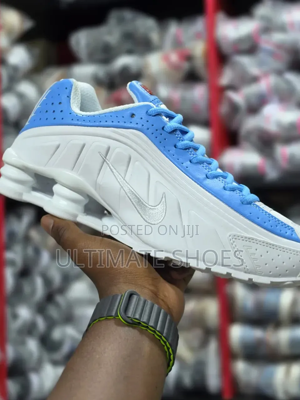 Nike Shox R4 White Blue Sneakers