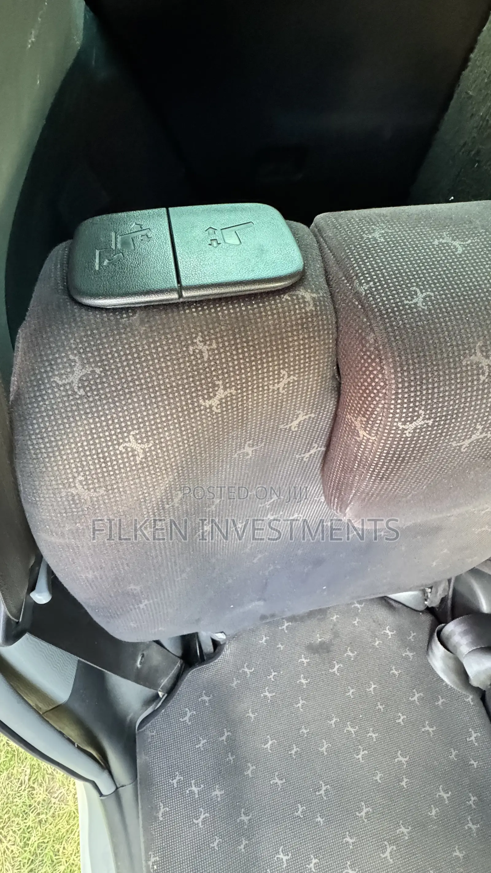 Toyota Vitz 2009 Silver