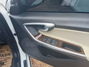Volvo V60 2018 White