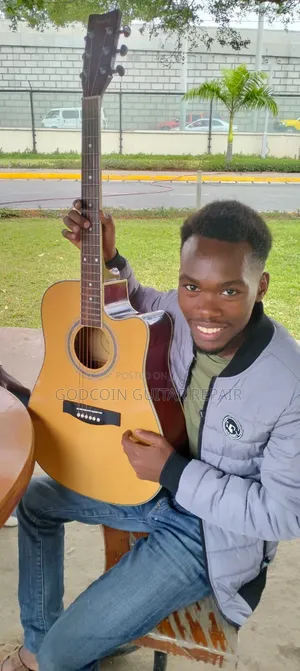 Physical Guitar Teacher/Guitar Online Classes