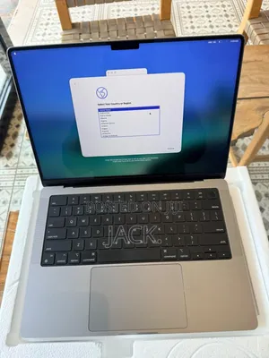 Laptop Apple MacBook Pro 2021 M1 16GB Apple M1 Pro SSD 512GB
