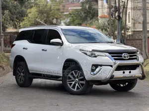 Toyota Fortuner 2.8 D AWD 2019 White