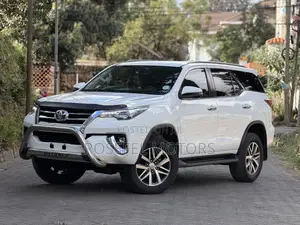 Toyota Fortuner 2.8 D AWD 2019 White