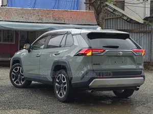 Toyota RAV4 Adventure AWD 2020 Green