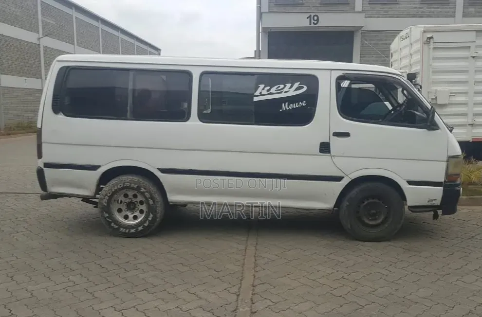 Toyota Grand HiAce 2002 White