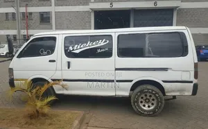 Toyota Grand HiAce 2002 White