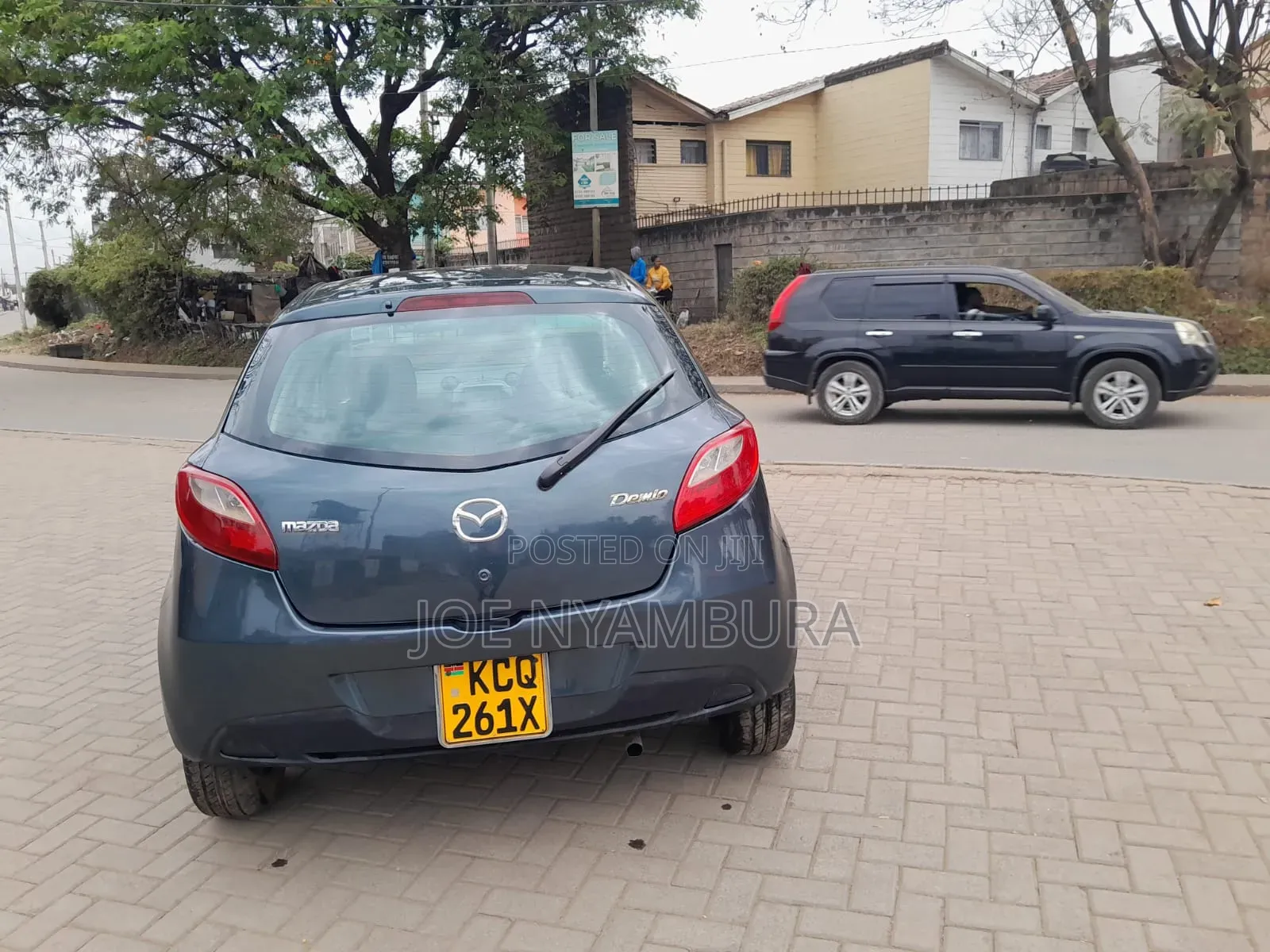 Mazda Demio 2011