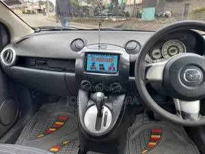 Mazda Demio 2011