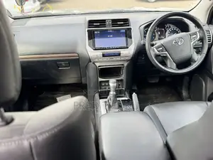 Toyota Land Cruiser Prado 2.8 2021 Black
