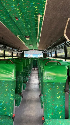 New Bus 2025 Yellow