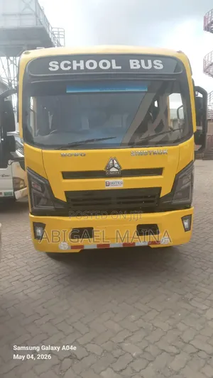 New Bus 2025 Yellow