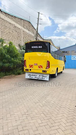 New Bus 2025 Yellow