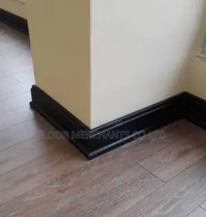 Black Wall Skirting