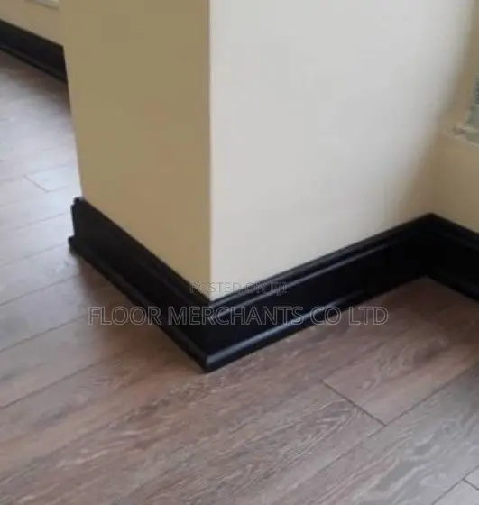 Black Wall Skirting