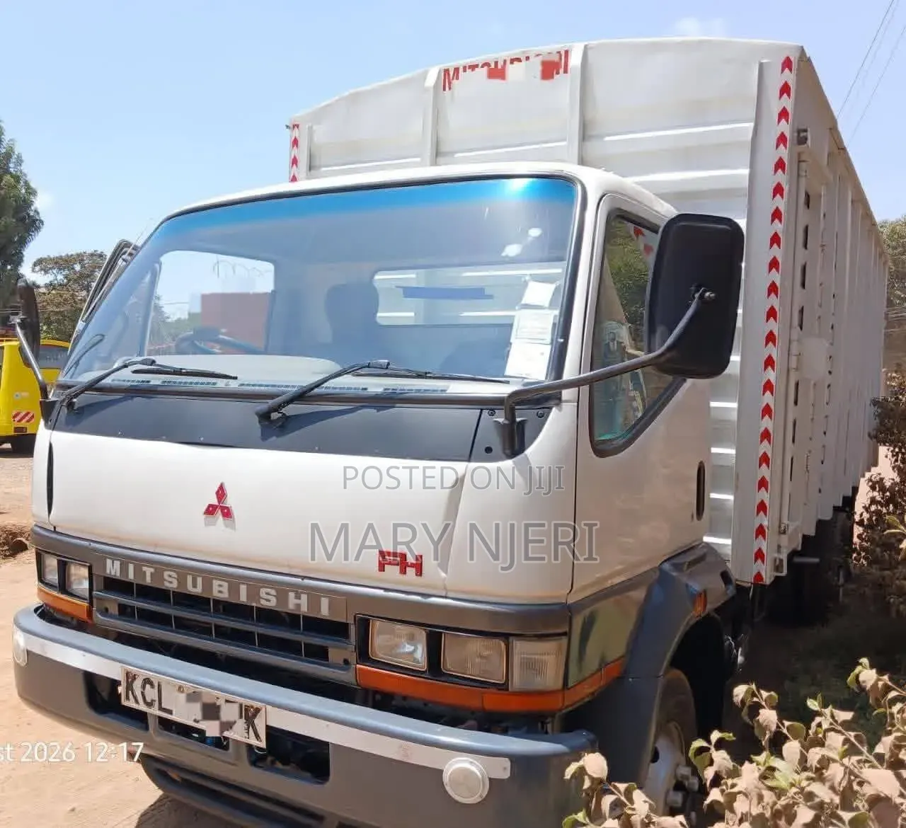 Mitsubishi Fh215 Truck 2016 White