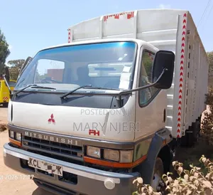 Mitsubishi Fh215 Truck 2016 White