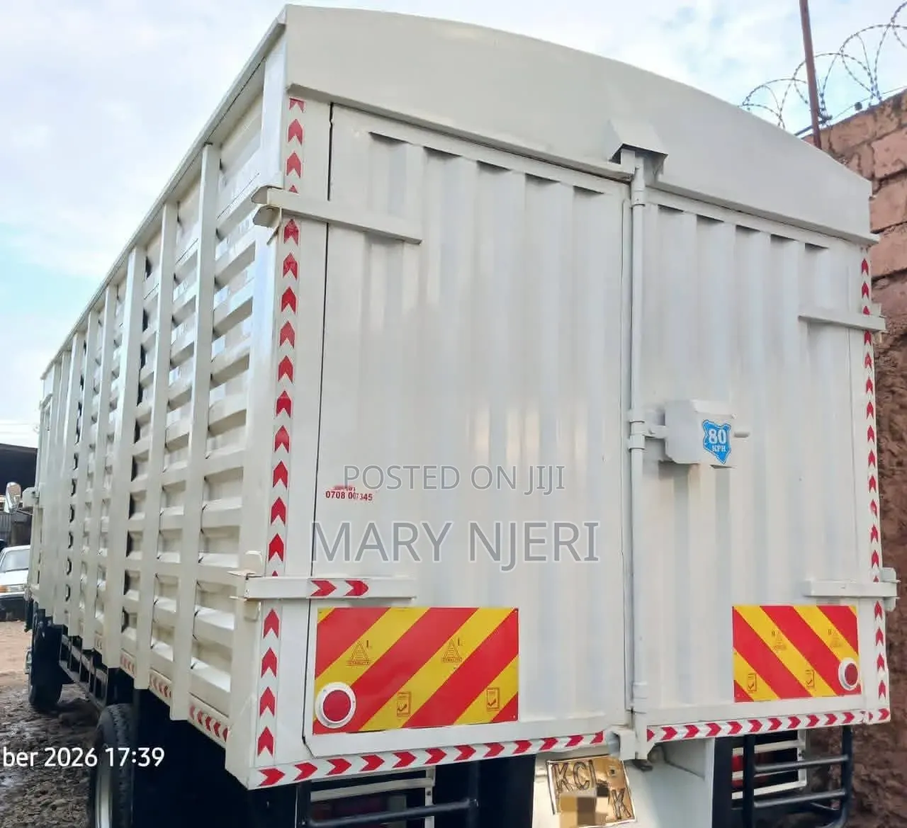 Mitsubishi Fh215 Truck 2016 White