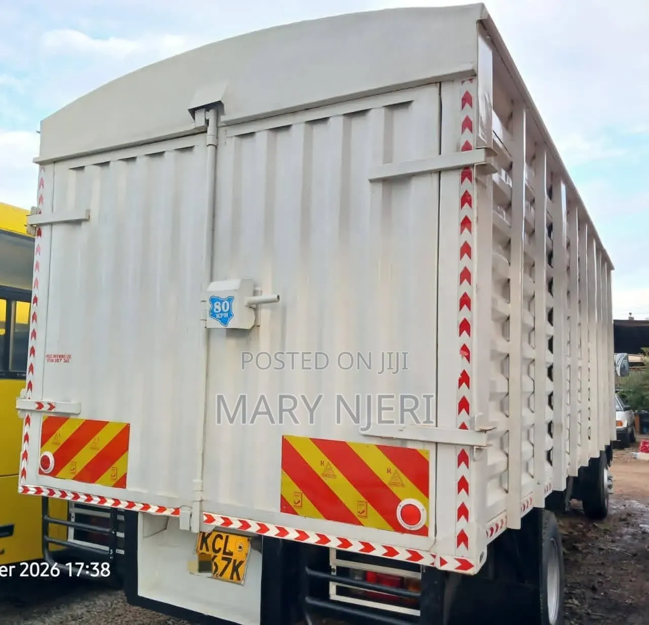 Mitsubishi Fh215 Truck 2016 White