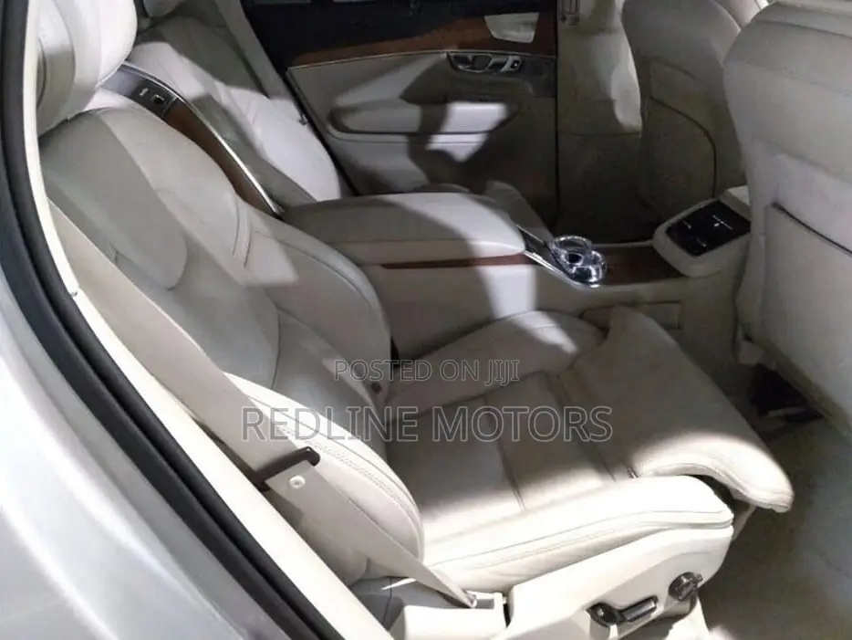 Volvo XC90 T6 Momentum AWD 2019 Silver