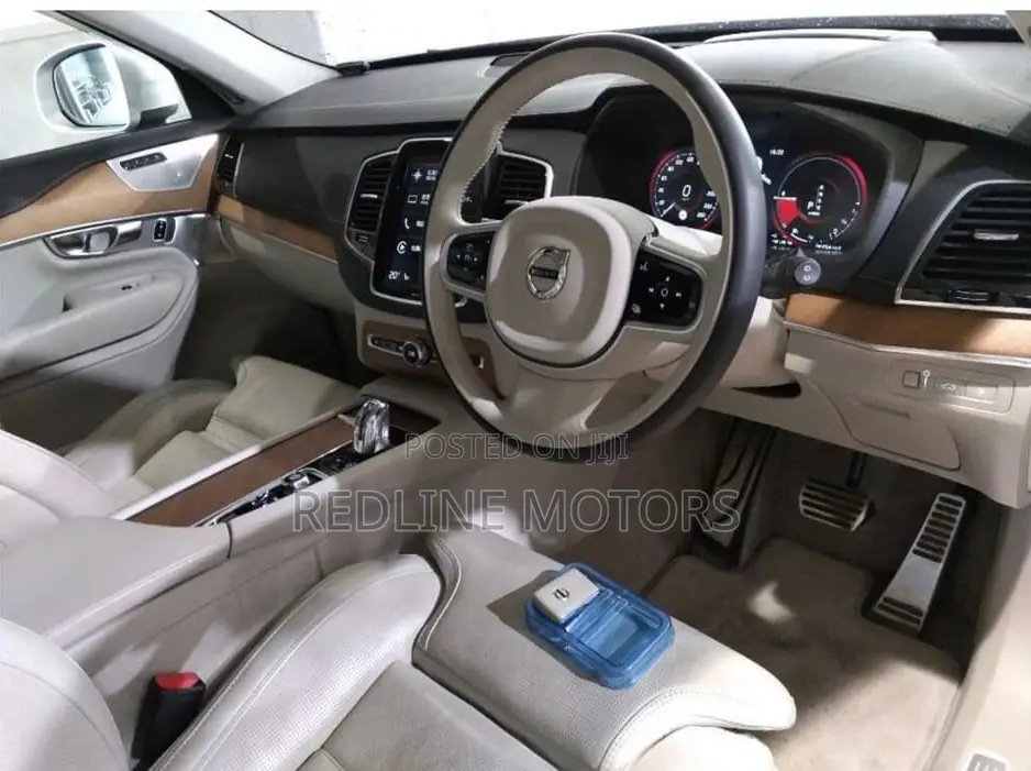 Volvo XC90 T6 Momentum AWD 2019 Silver