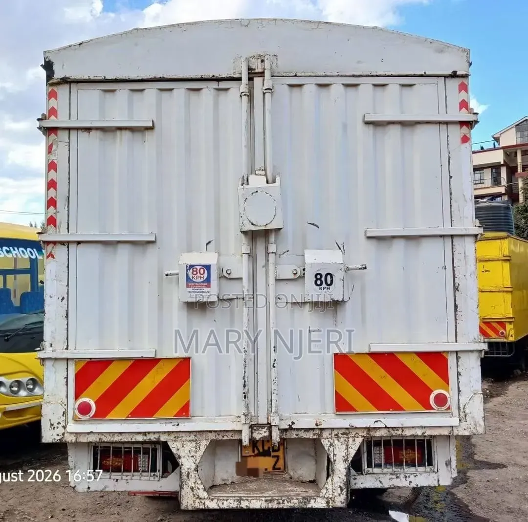 Mitsubishi Fh215 Lorry 2014 White