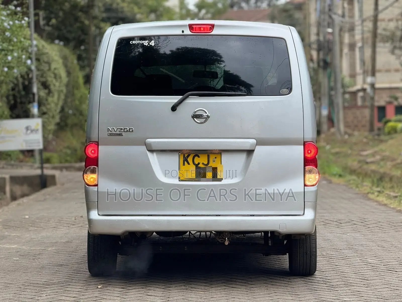 Nissan NV350 2012 Silver