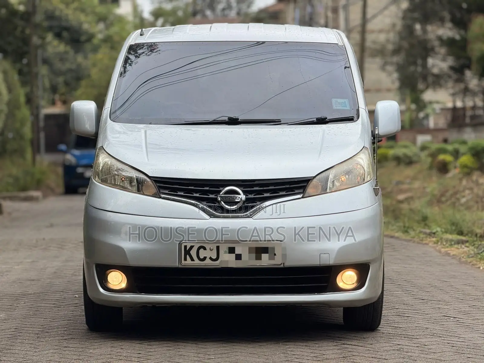 Nissan NV350 2012 Silver