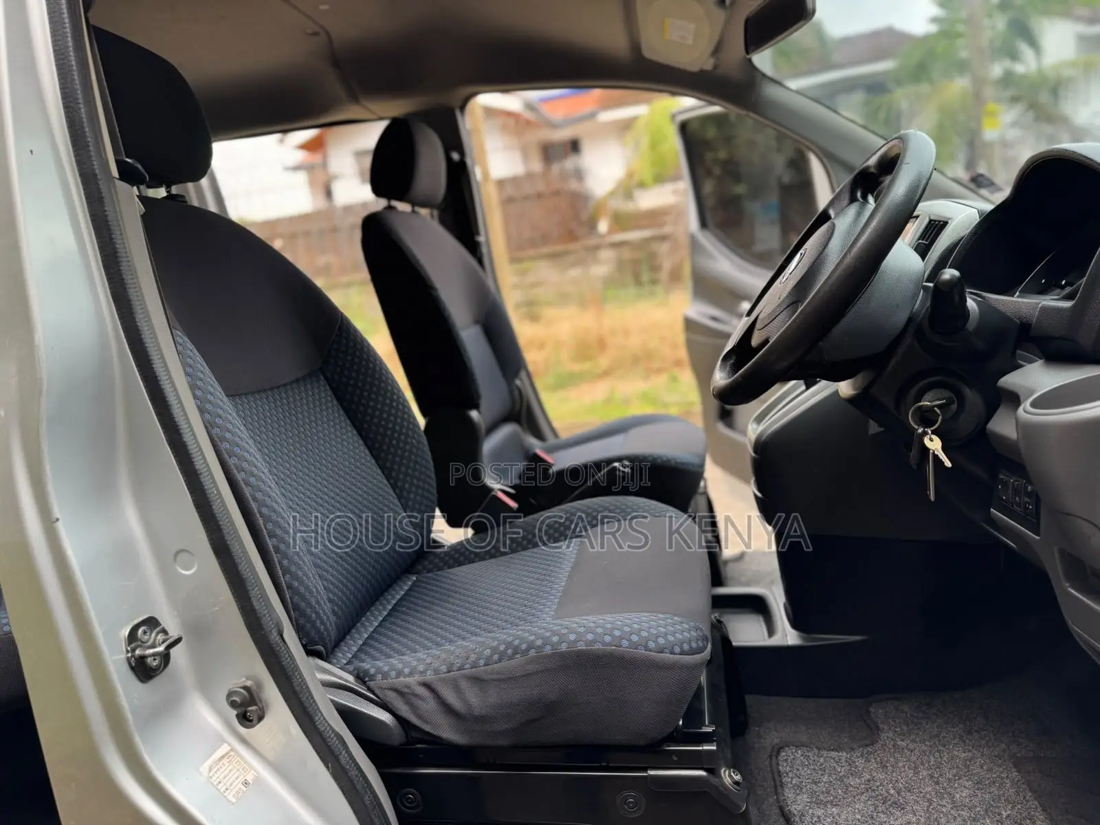 Nissan NV350 2012 Silver