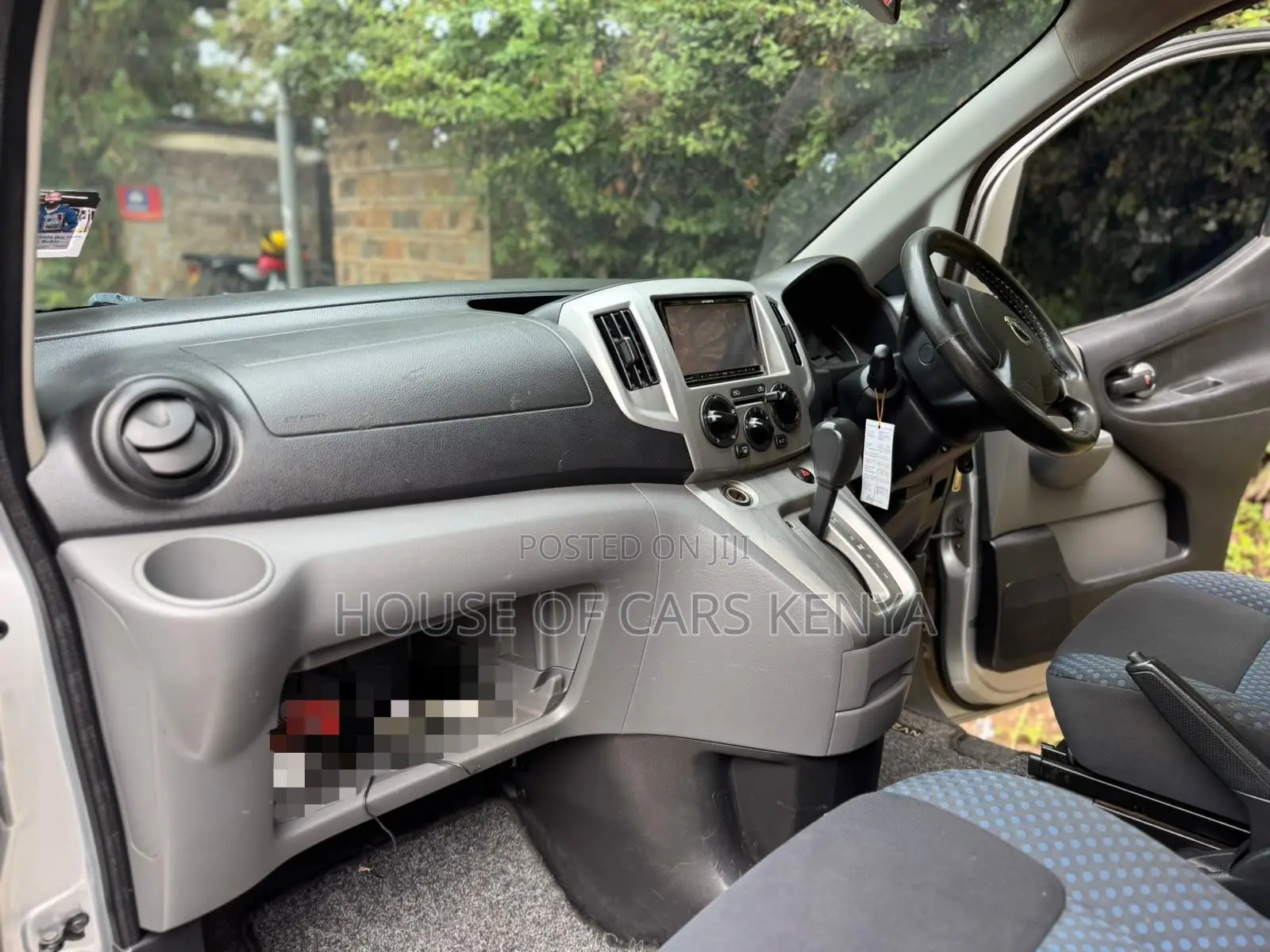 Nissan NV350 2012 Silver