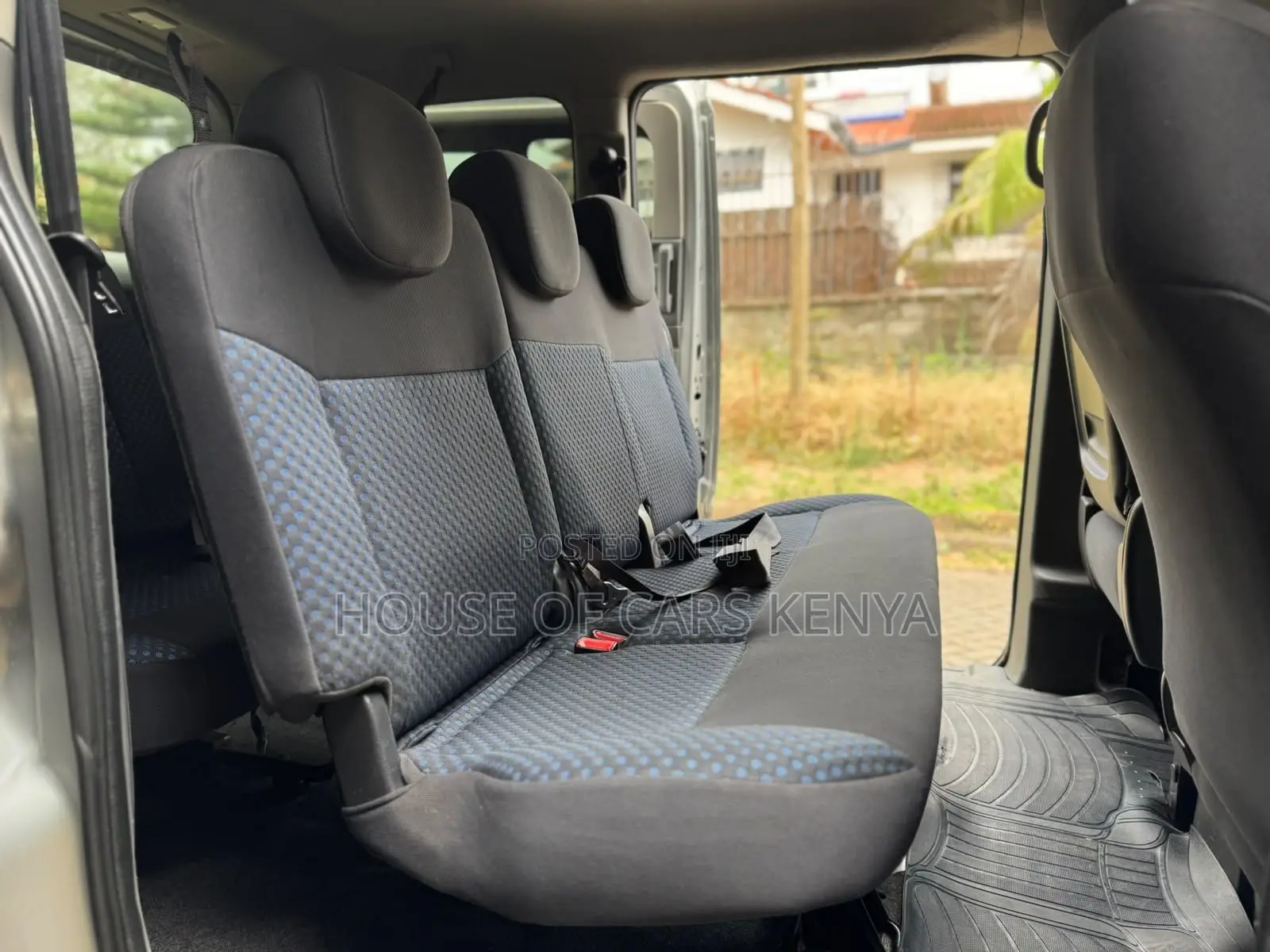 Nissan NV350 2012 Silver