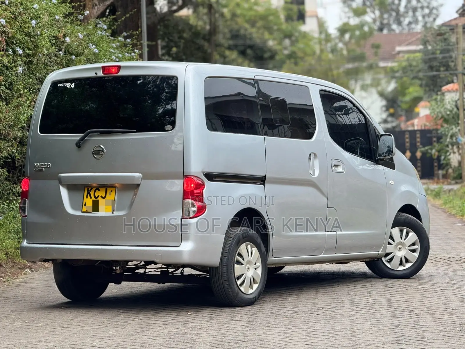 Nissan NV350 2012 Silver