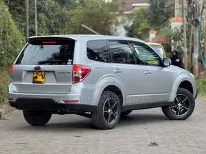 Subaru Forester 2010 Silver