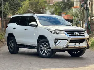 Toyota Fortuner 2019 White