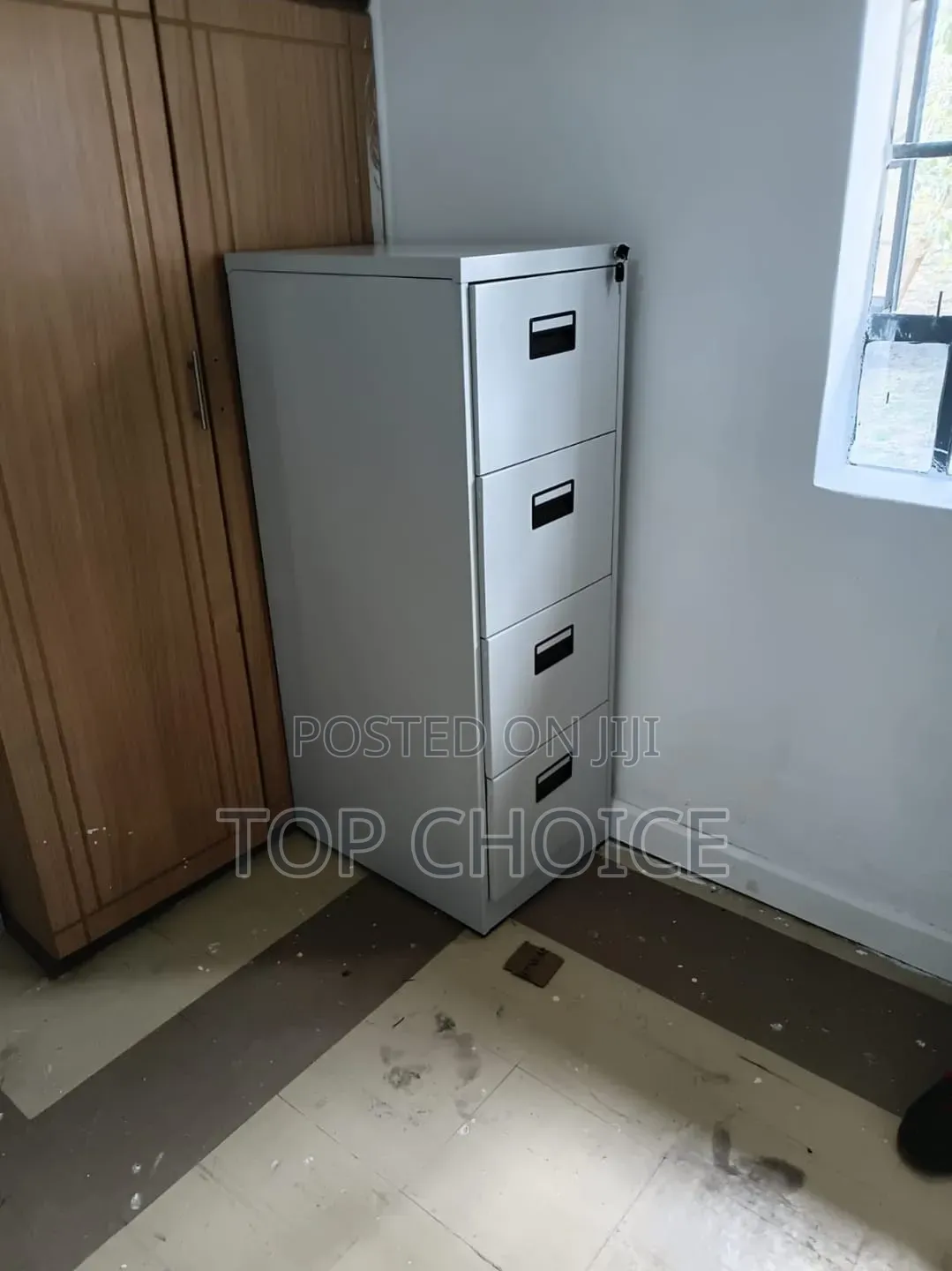 File Cabinet With 4 Drawers