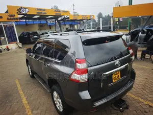 Toyota Land Cruiser Prado 2011 Black