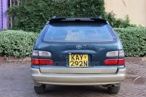Toyota Corolla 2000 Green