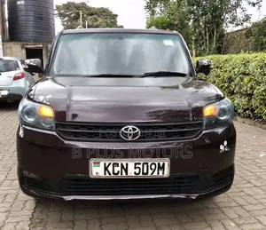 Toyota Corolla Rumion Hatchback 1.5 FWD 2011 Maroon