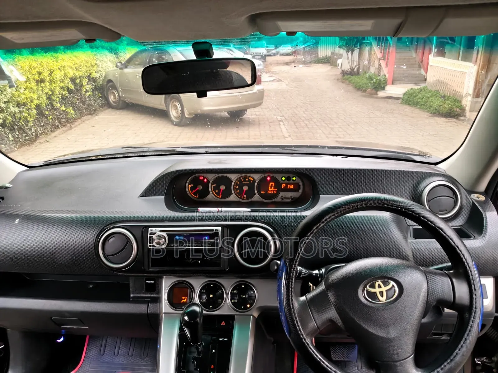 Toyota Corolla Rumion Hatchback 1.5 FWD 2011 Maroon