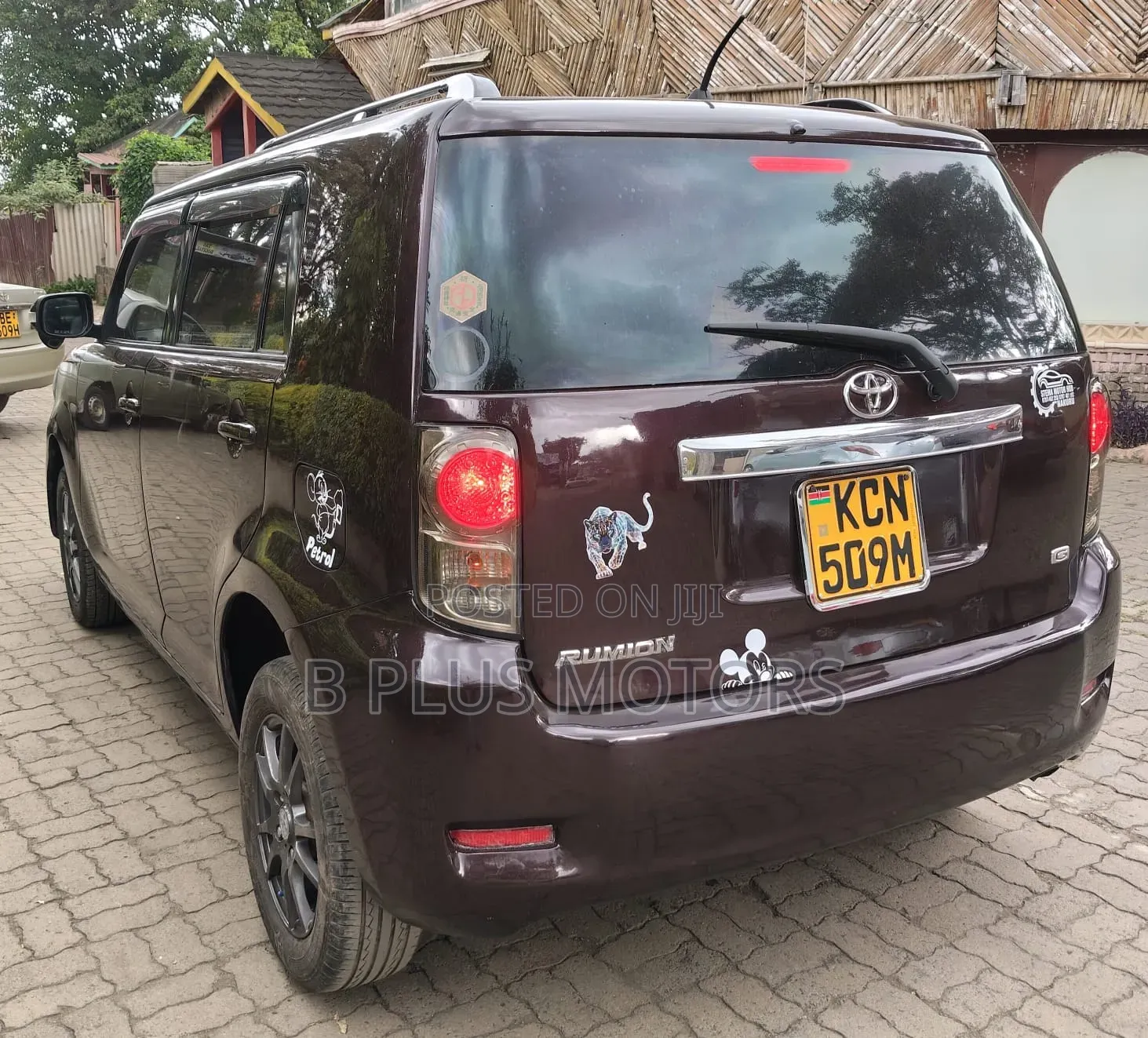 Toyota Corolla Rumion Hatchback 1.5 FWD 2011 Maroon