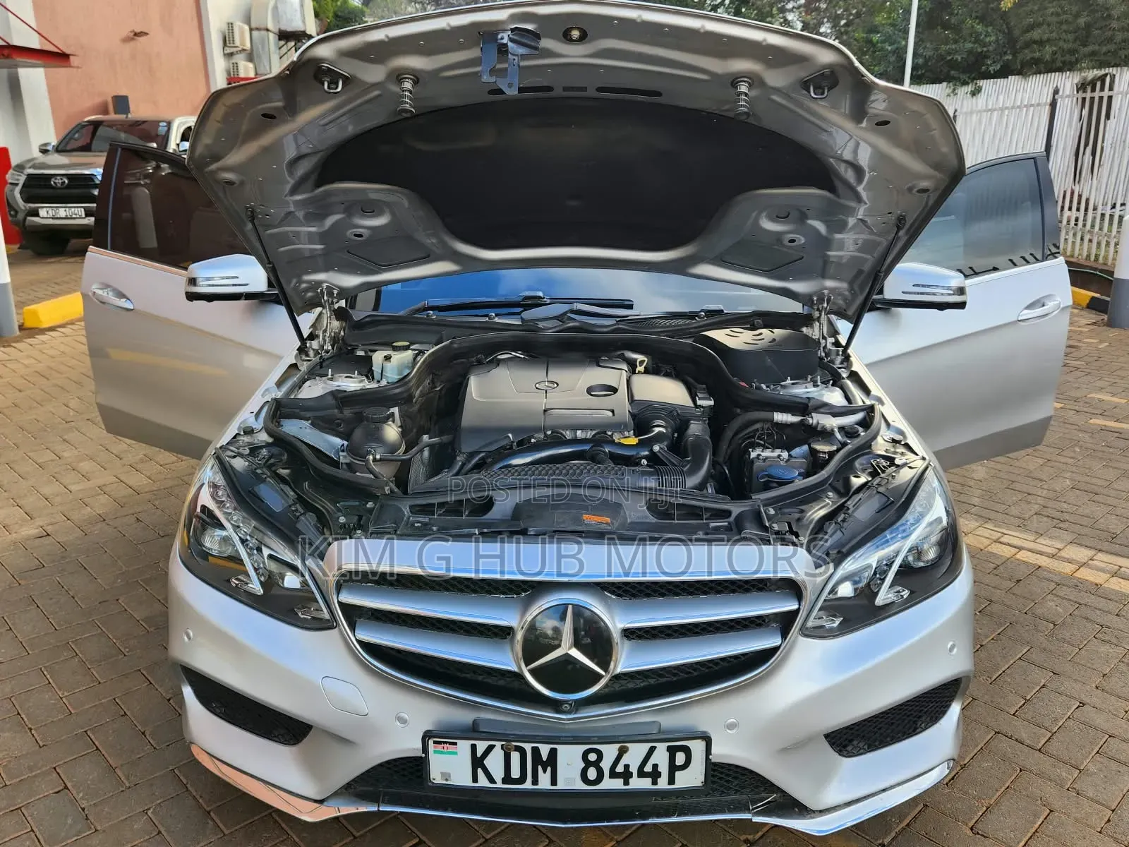 Mercedes-Benz E250 2016 Silver