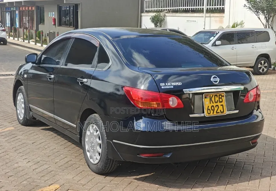 Nissan Bluebird 2008 Black